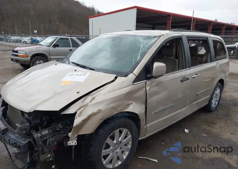 2015 Chrysler Town & Country Touring from USA, damaged, VIN 2C4RC1BG5FR753553